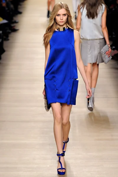 Look 12